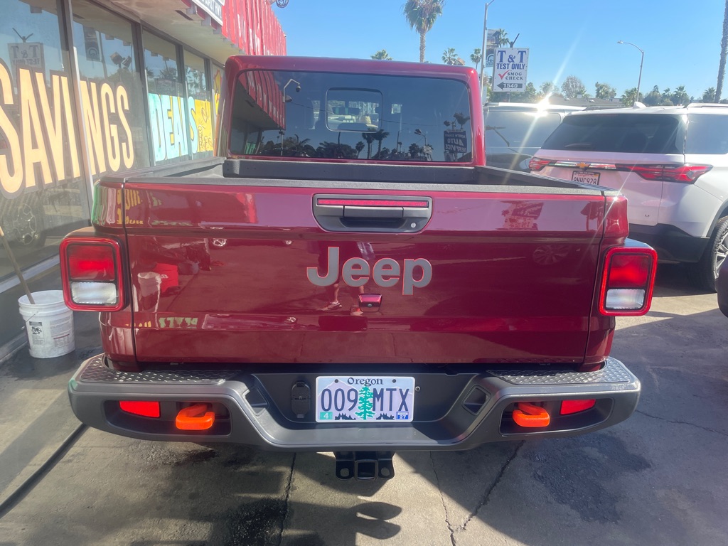 Photo 5 of this JEEP GLADIATOR