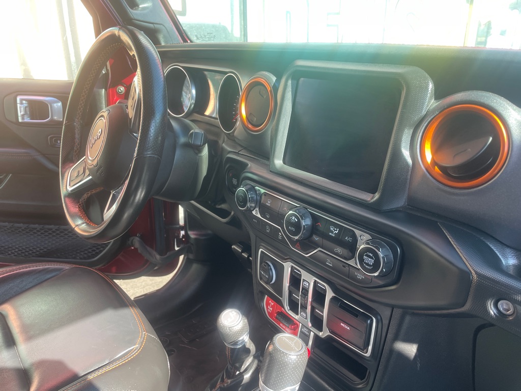 Photo 14 of this JEEP GLADIATOR