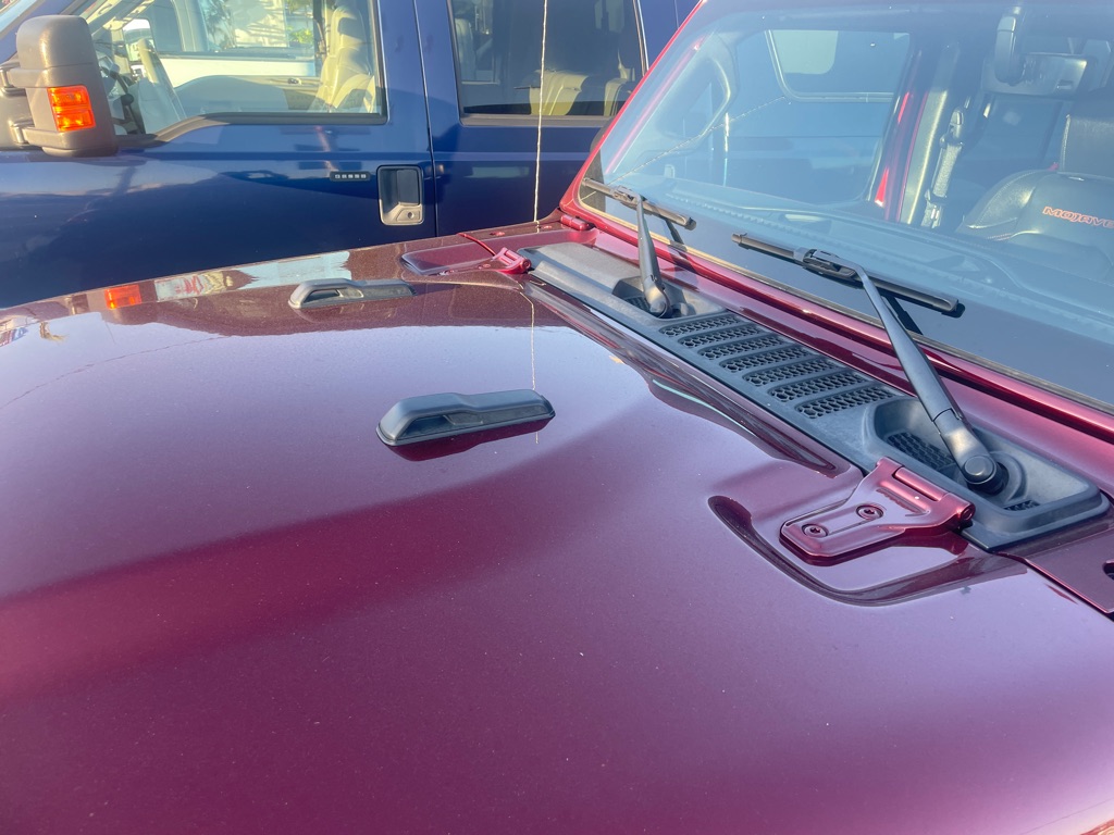 Photo 32 of this JEEP GLADIATOR