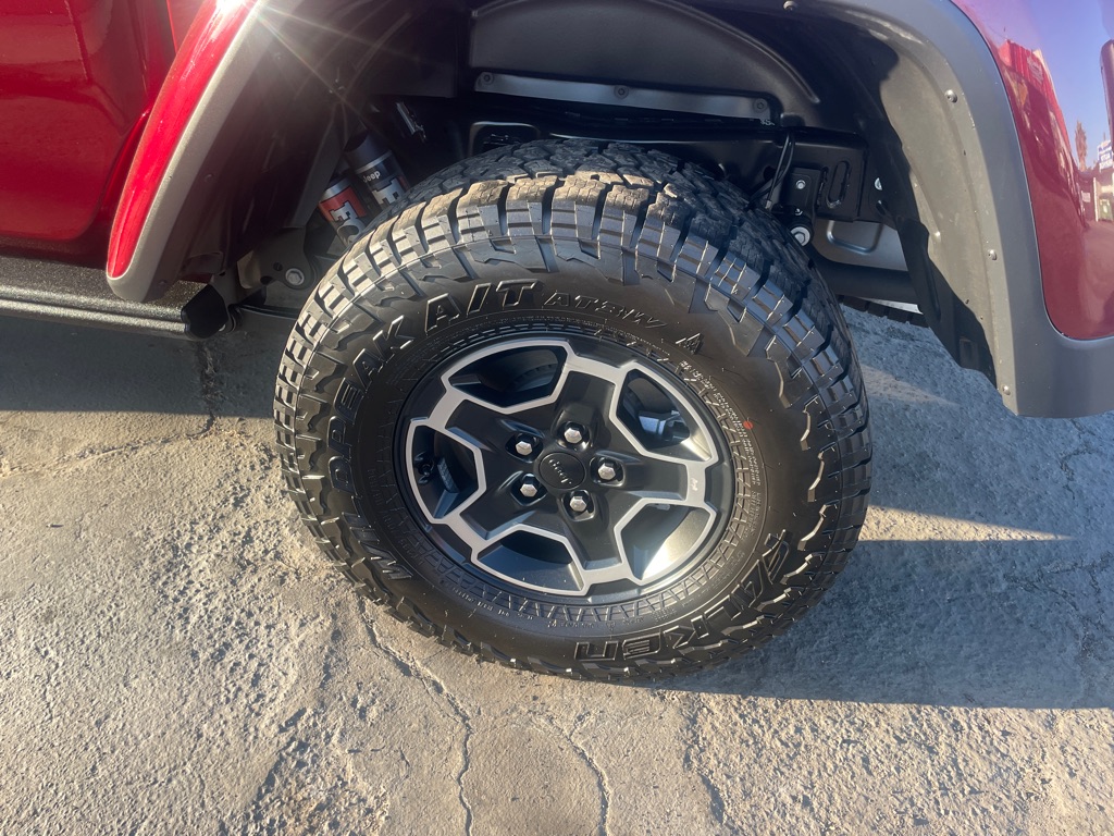 Photo 27 of this JEEP GLADIATOR