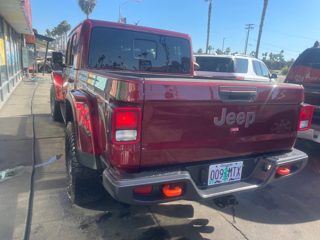 Photo 6 of this JEEP GLADIATOR