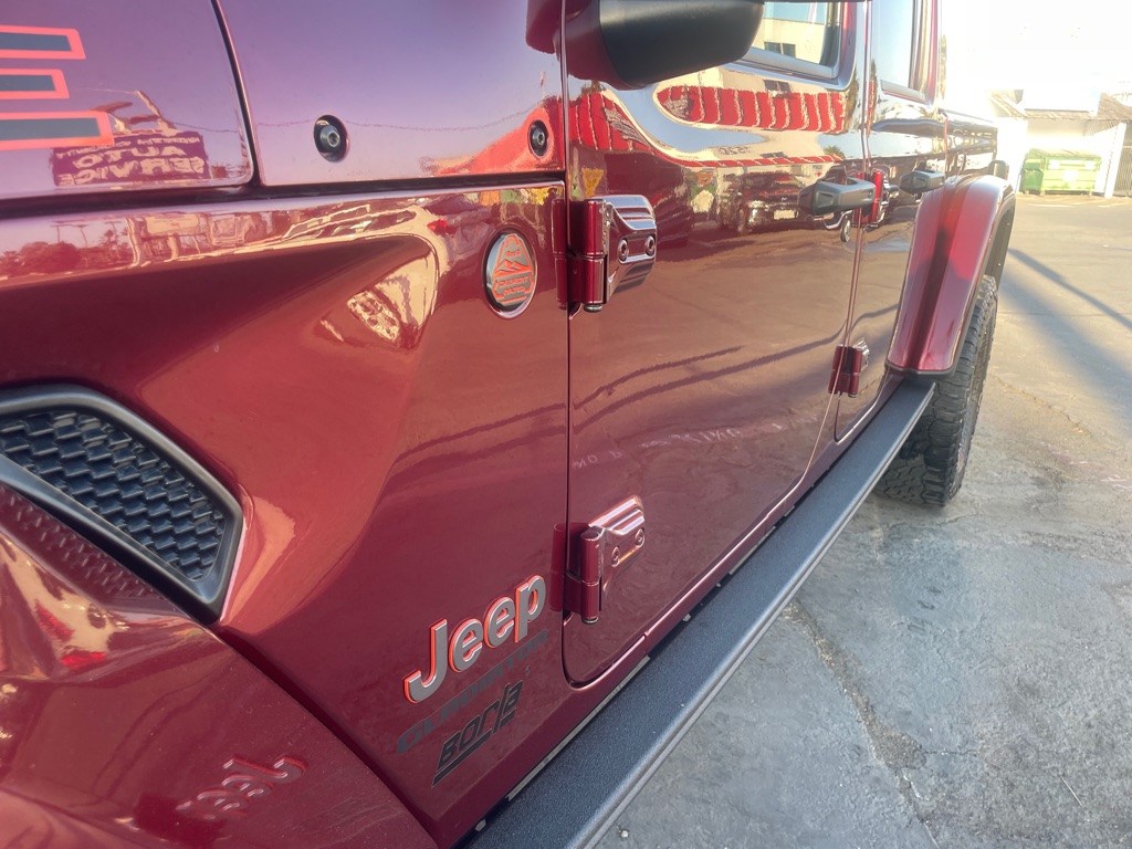 Photo 31 of this JEEP GLADIATOR
