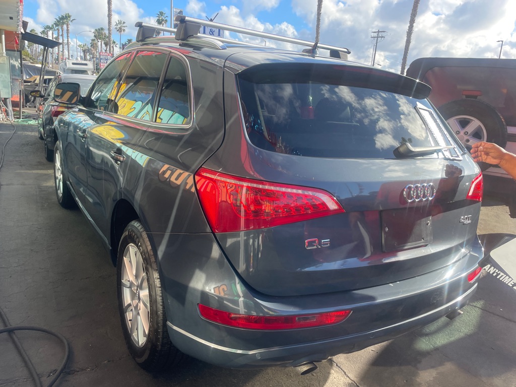 Photo 2 of this AUDI Q5