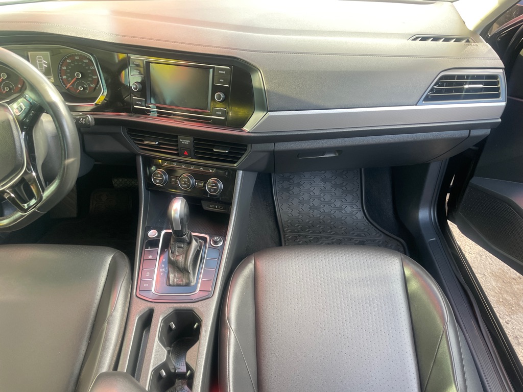 Photo 10 of this VOLKSWAGEN JETTA