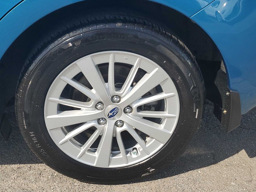 Photo 11 of this SUBARU IMPREZA