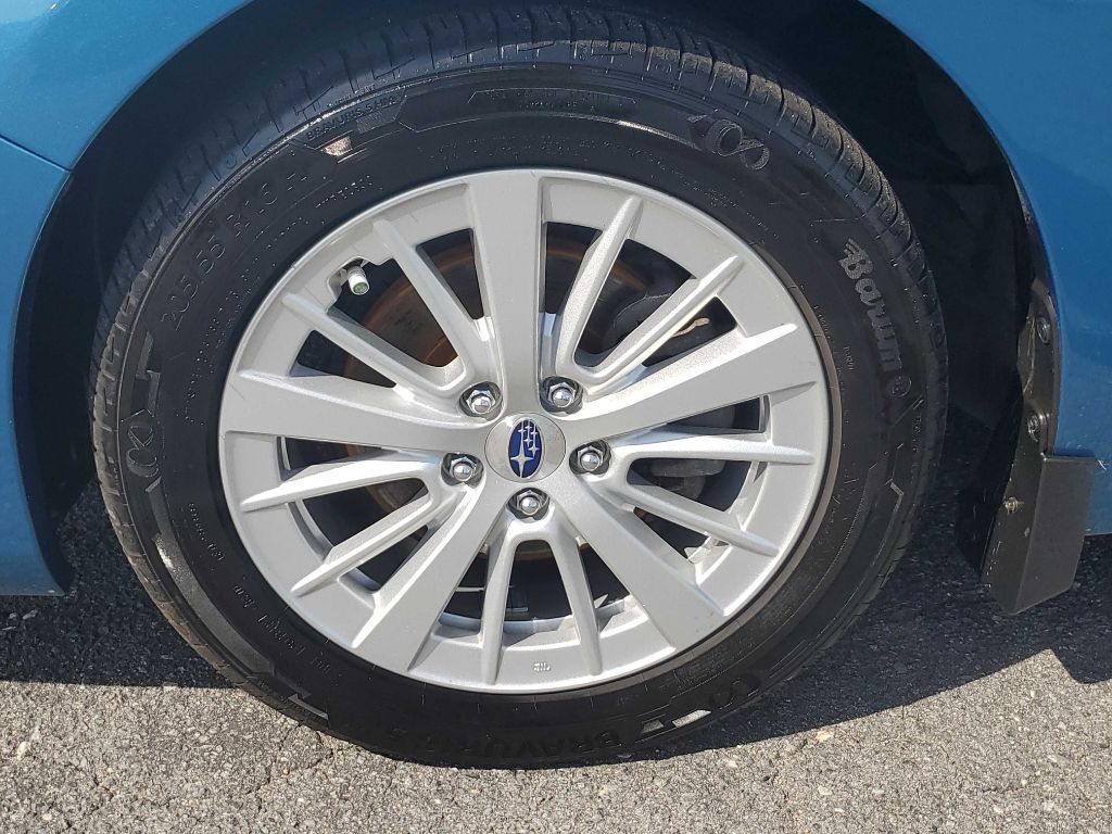 Photo 10 of this SUBARU IMPREZA