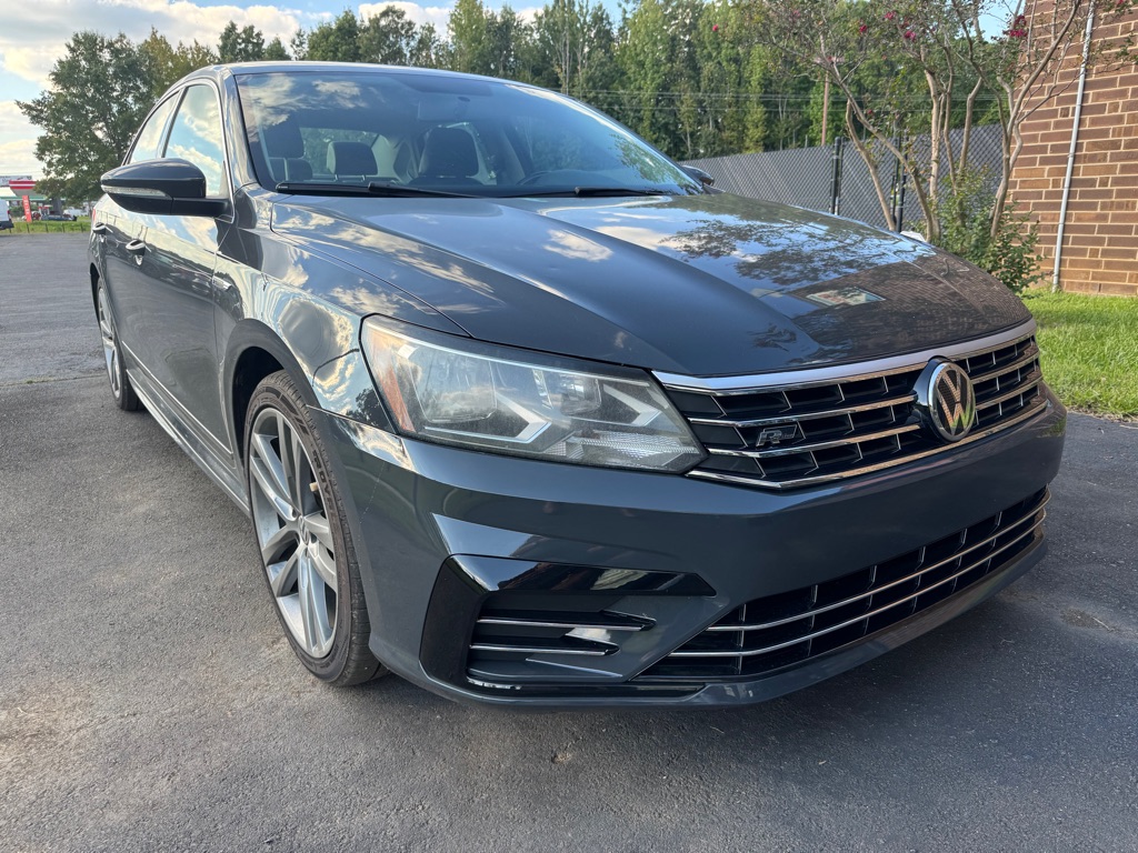 Photo 4 of this VOLKSWAGEN PASSAT