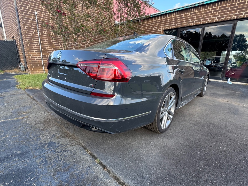 Photo 6 of this VOLKSWAGEN PASSAT