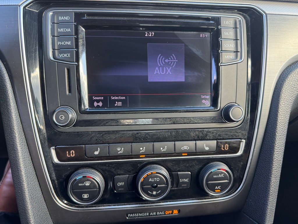 Photo 13 of this VOLKSWAGEN PASSAT