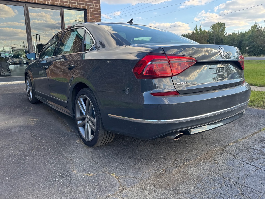 Photo 8 of this VOLKSWAGEN PASSAT