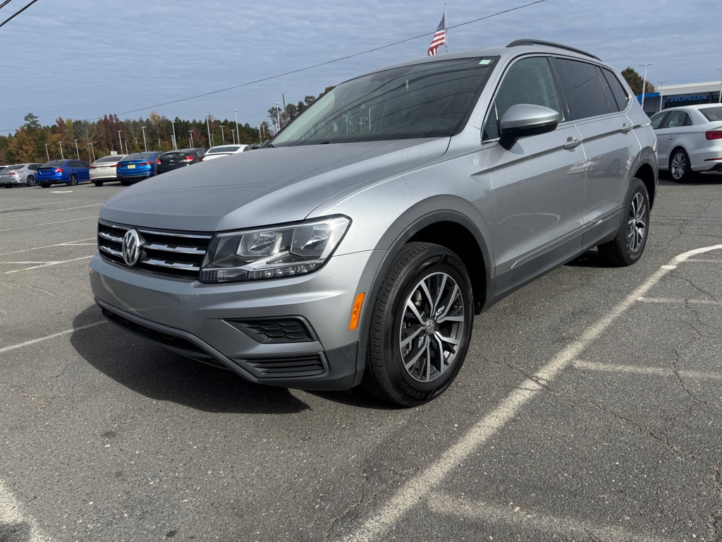 Photo 2 of this VOLKSWAGEN TIGUAN