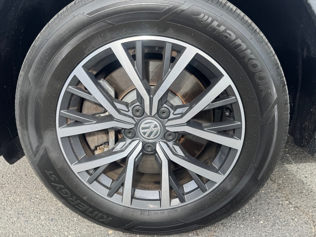 Photo 27 of this VOLKSWAGEN TIGUAN