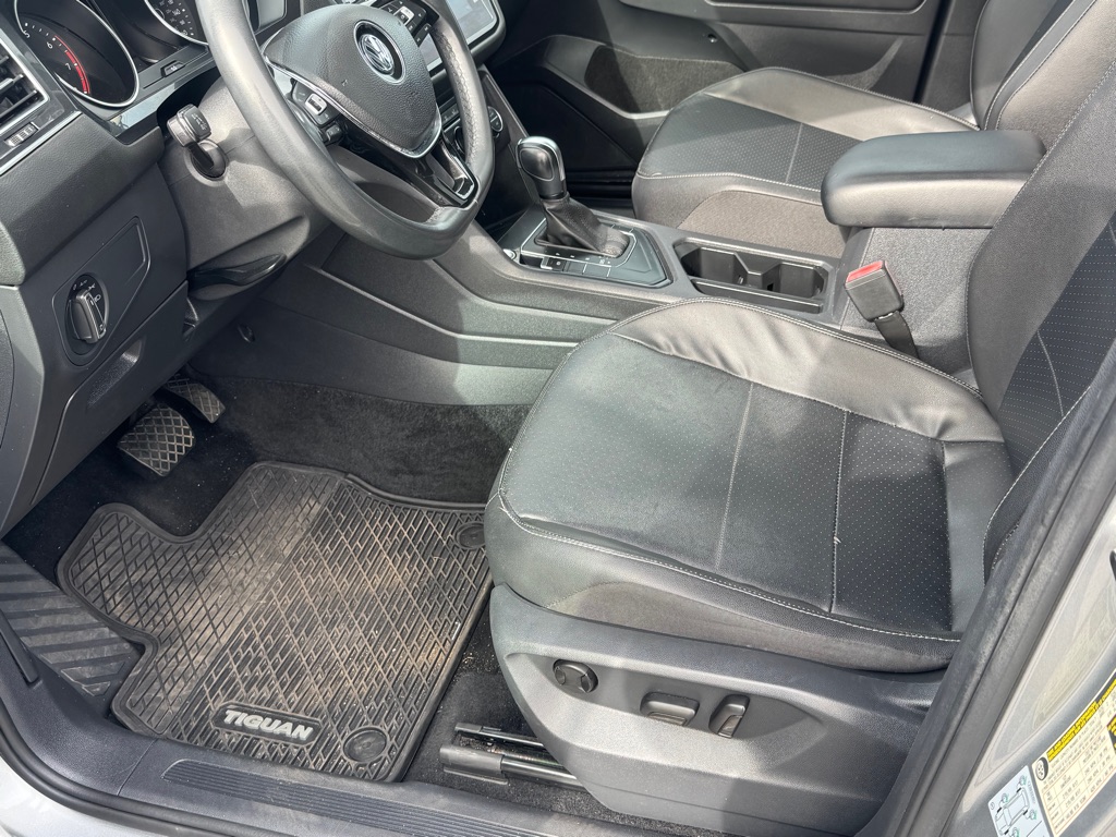 Photo 12 of this VOLKSWAGEN TIGUAN