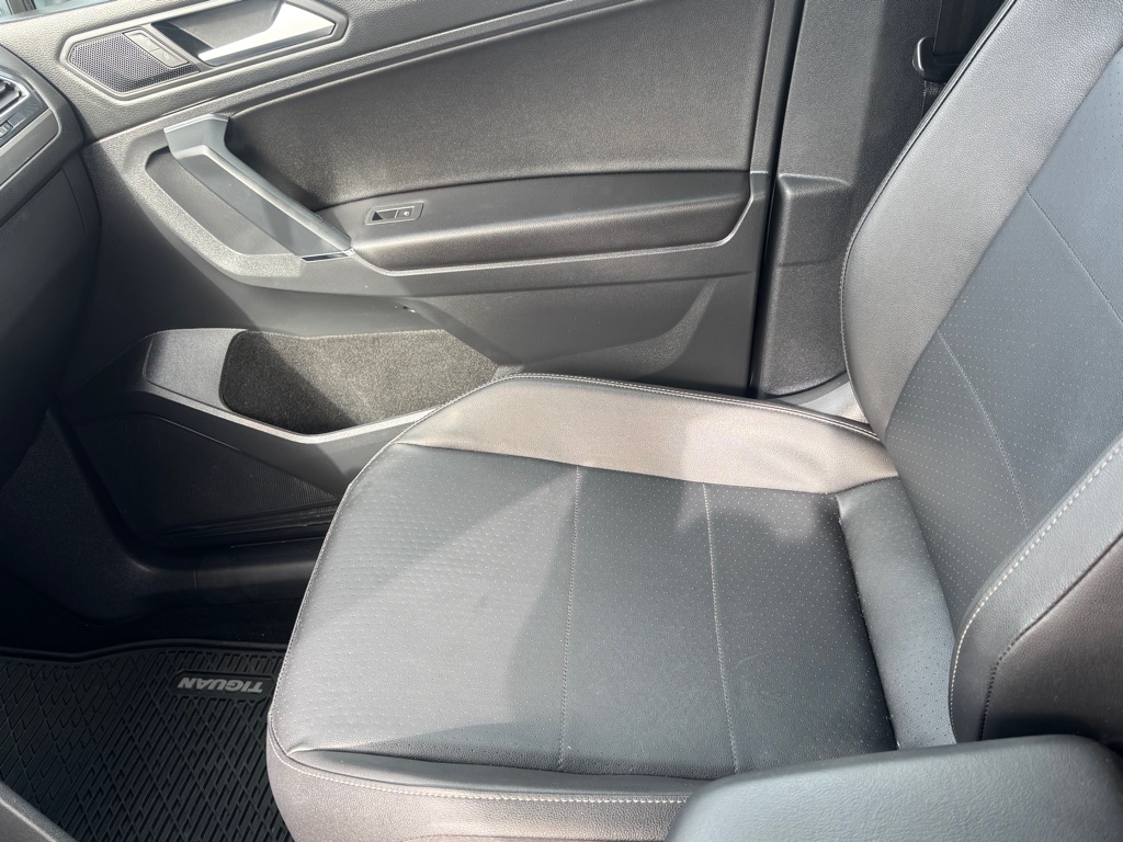 Photo 13 of this VOLKSWAGEN TIGUAN