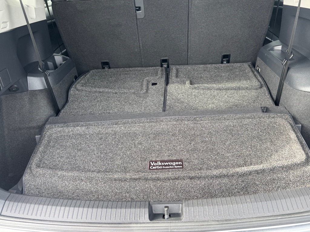 Photo 23 of this VOLKSWAGEN TIGUAN