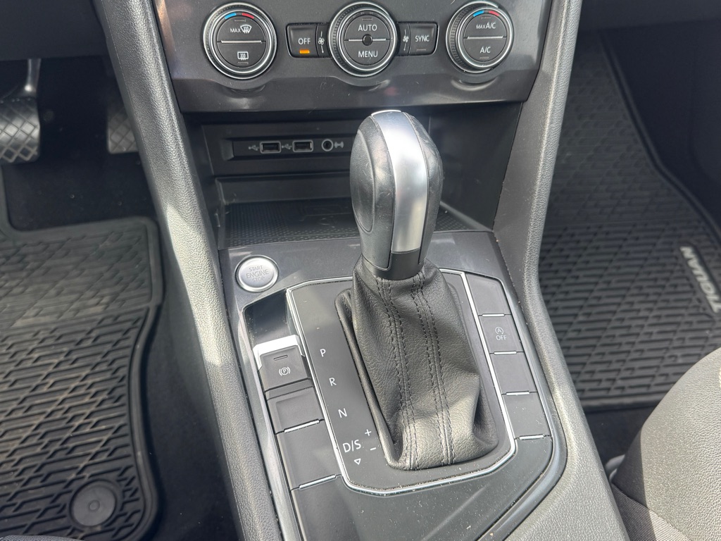 Photo 14 of this VOLKSWAGEN TIGUAN