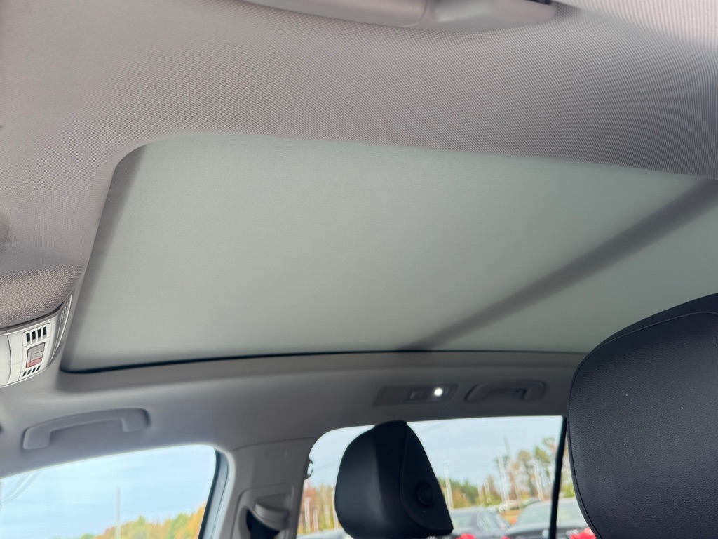 Photo 16 of this VOLKSWAGEN TIGUAN