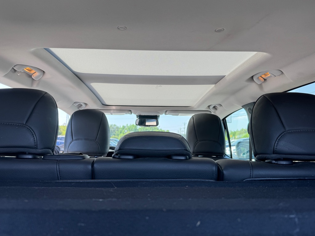 Photo 28 of this JEEP RENEGADE