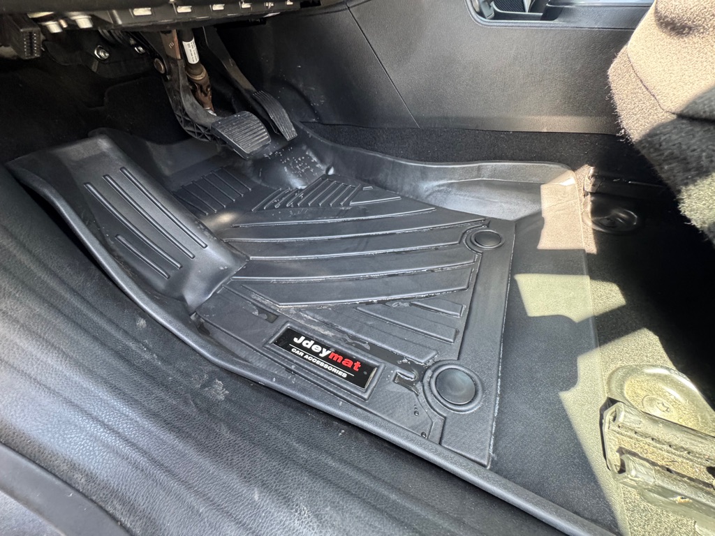 Photo 15 of this JEEP RENEGADE