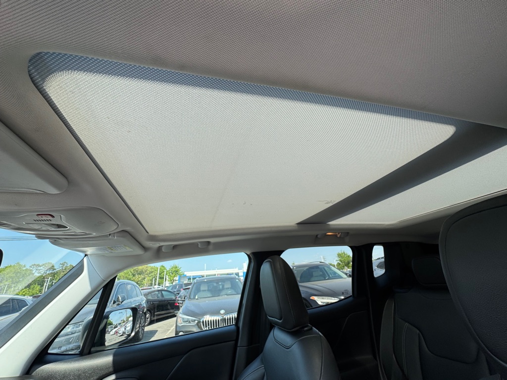 Photo 14 of this JEEP RENEGADE