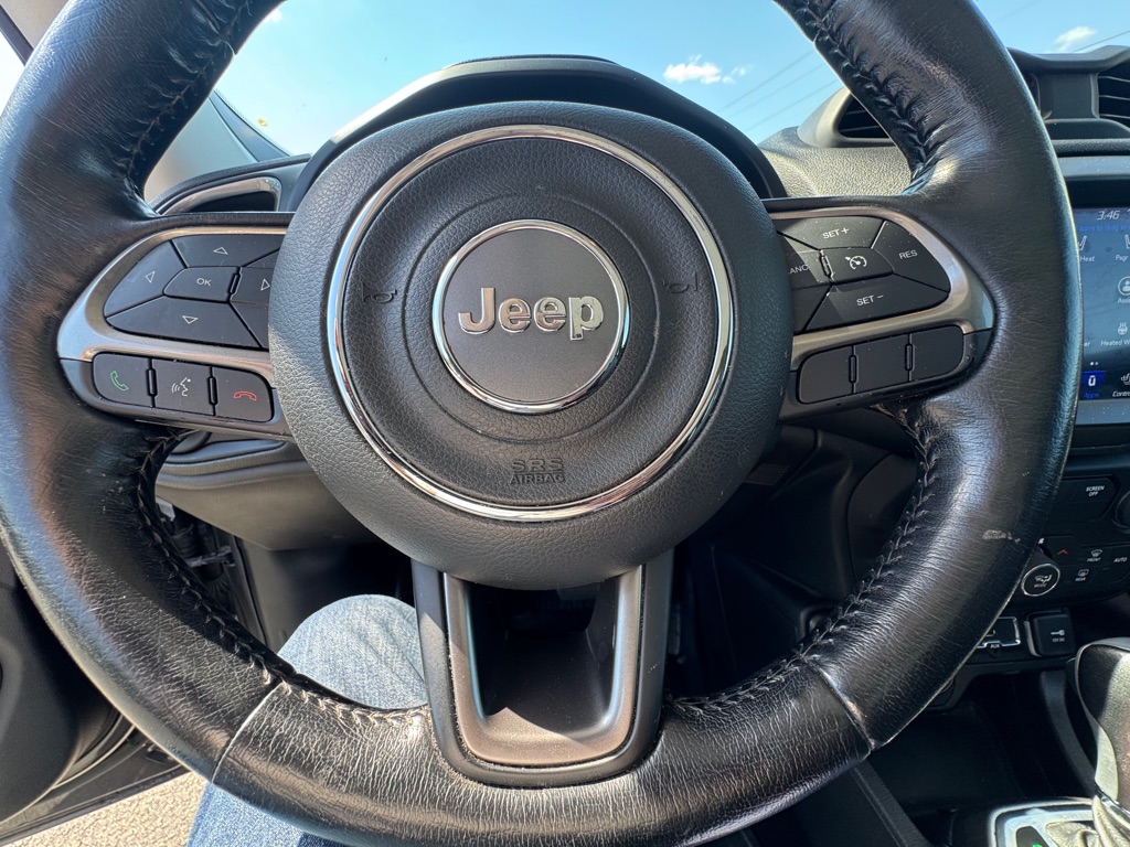 Photo 18 of this JEEP RENEGADE