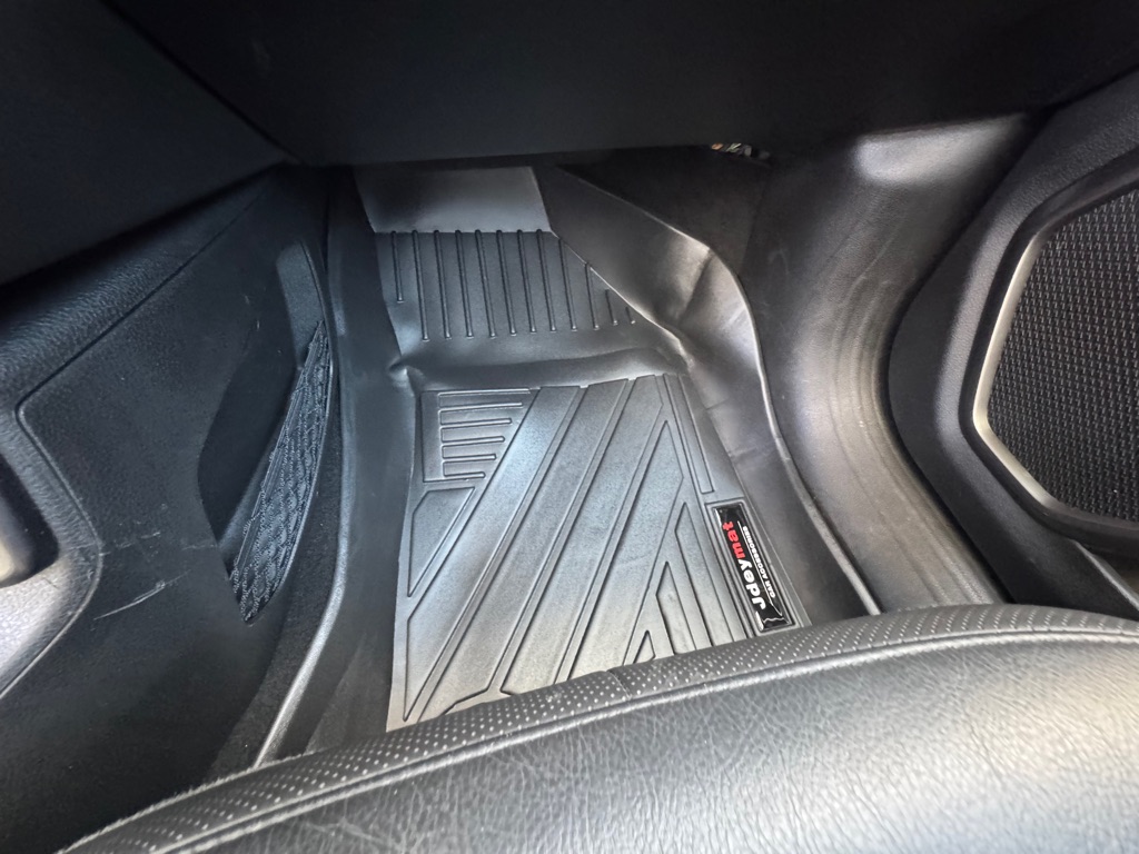 Photo 16 of this JEEP RENEGADE