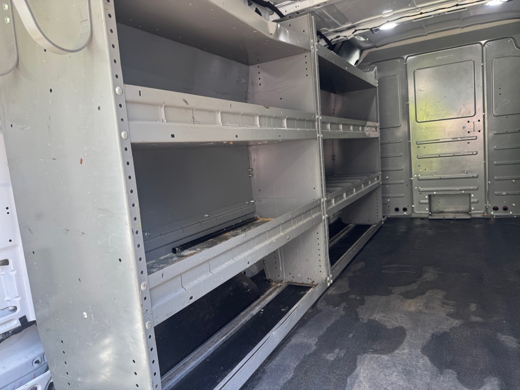 Photo 24 of this FORD TRANSIT