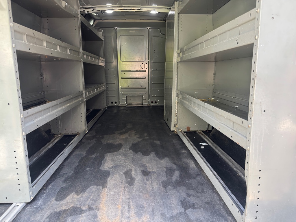 Photo 25 of this FORD TRANSIT