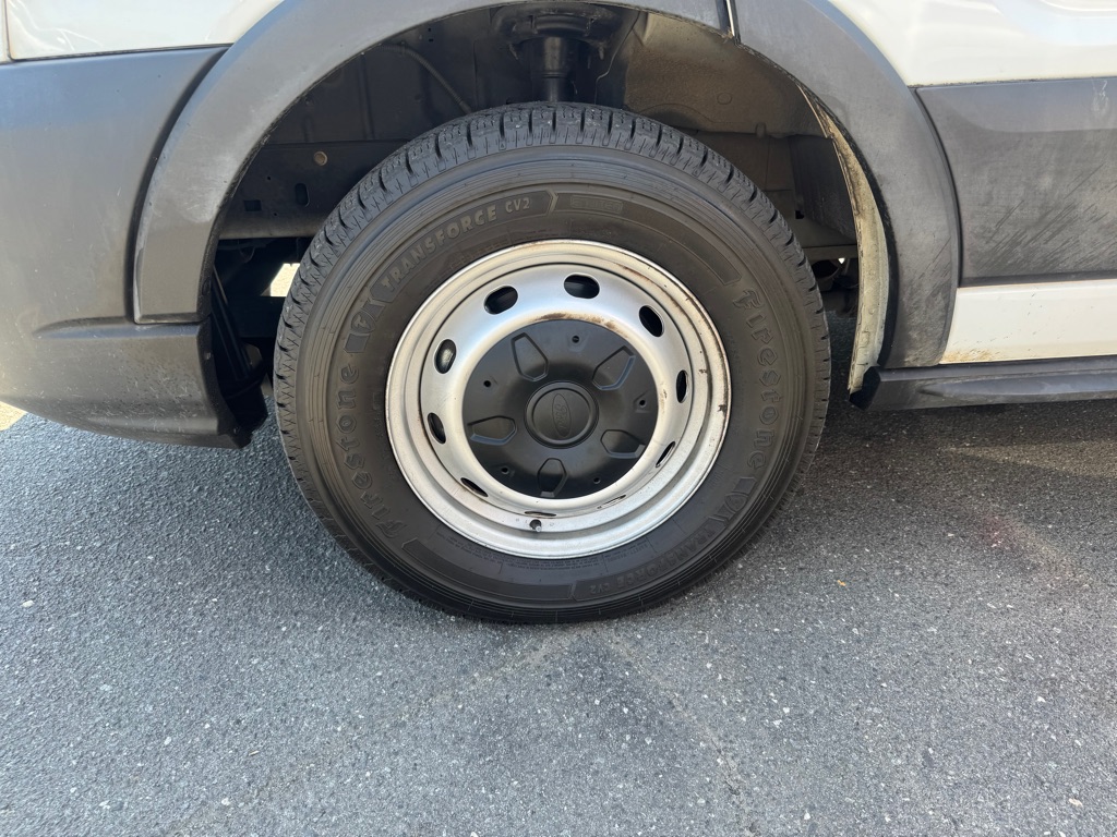 Photo 21 of this FORD TRANSIT
