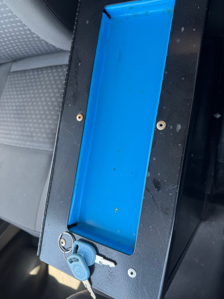 Photo 12 of this FORD TRANSIT