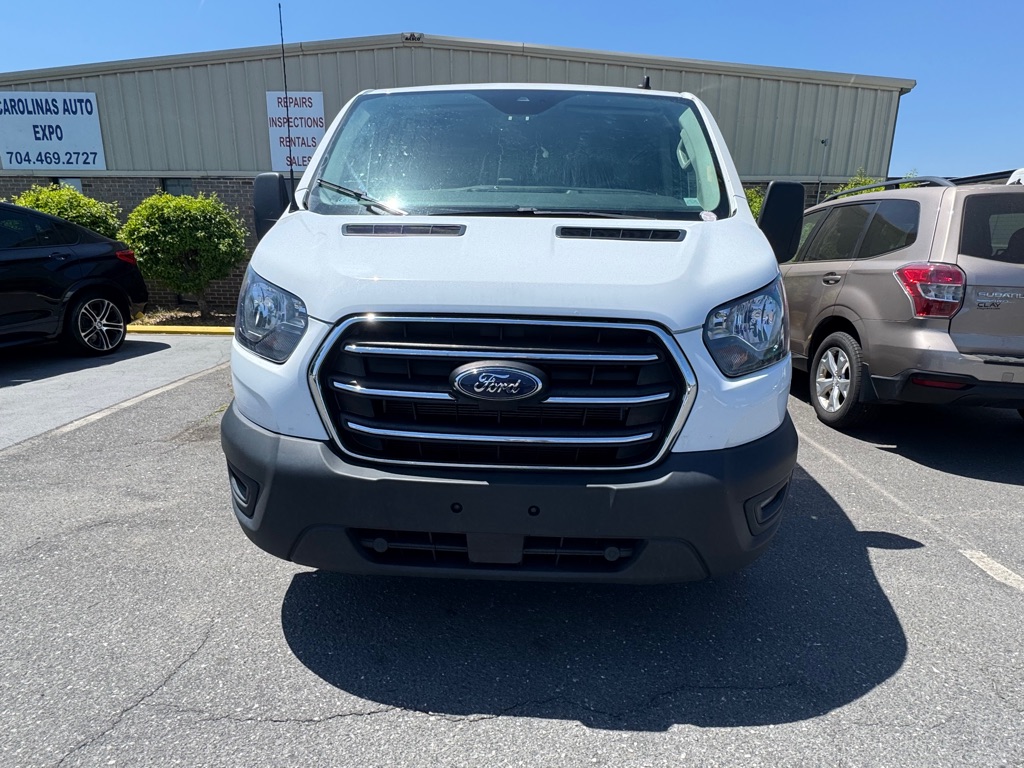Photo 2 of this FORD TRANSIT
