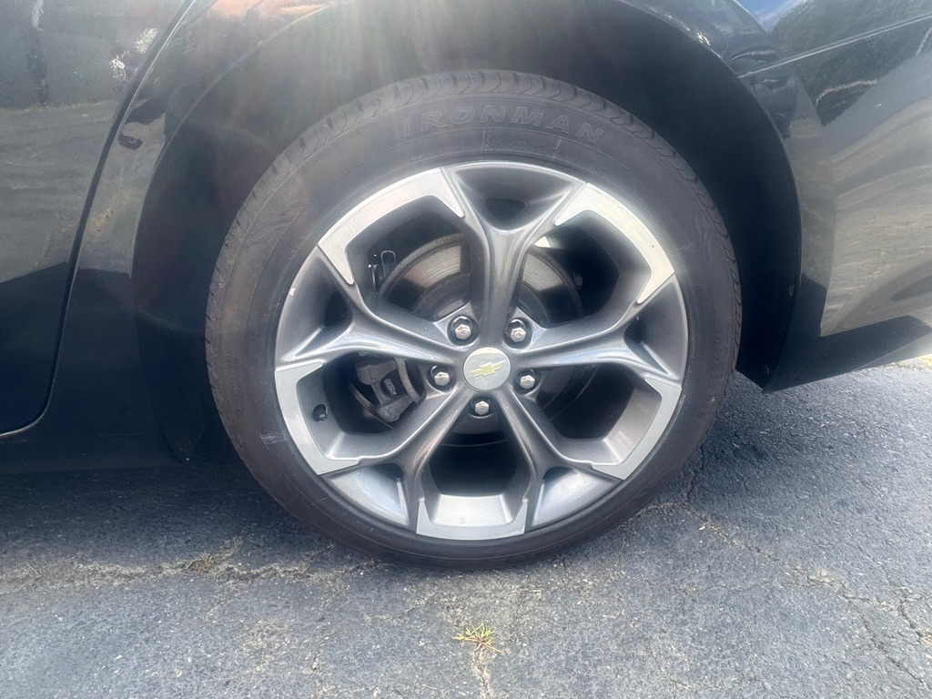 Photo 21 of this CHEVROLET MALIBU