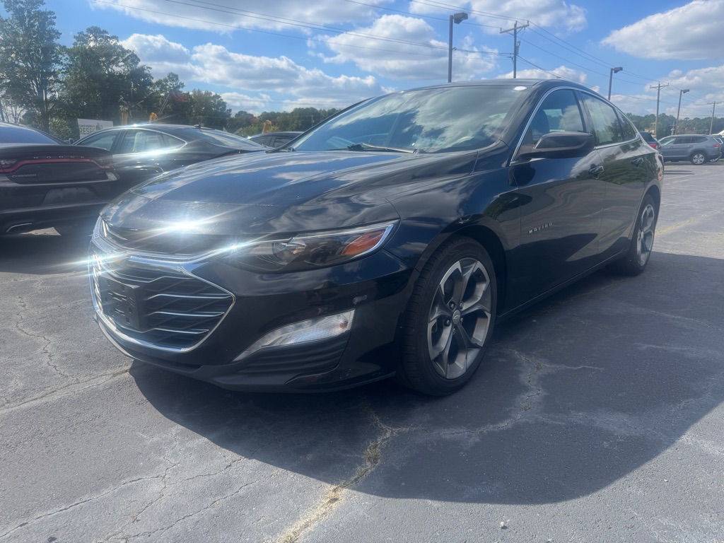 Photo 2 of this CHEVROLET MALIBU