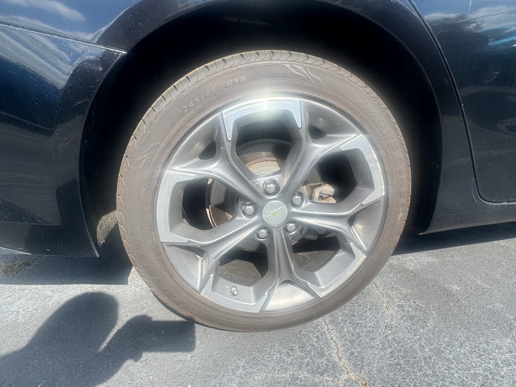 Photo 22 of this CHEVROLET MALIBU