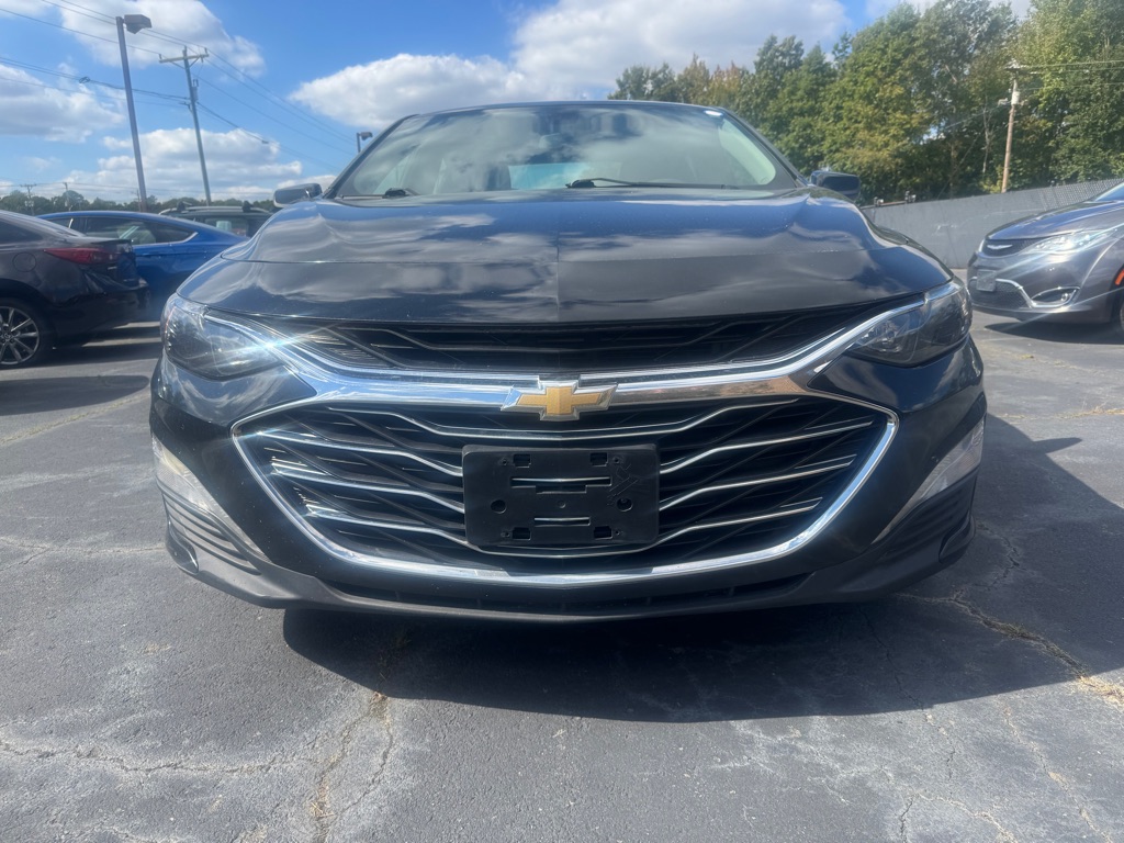 Photo 3 of this CHEVROLET MALIBU