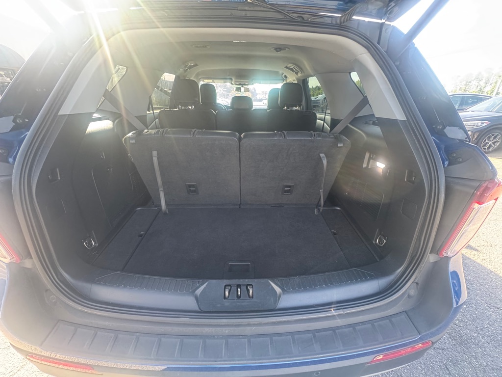 Photo 12 of this FORD EXPLORER