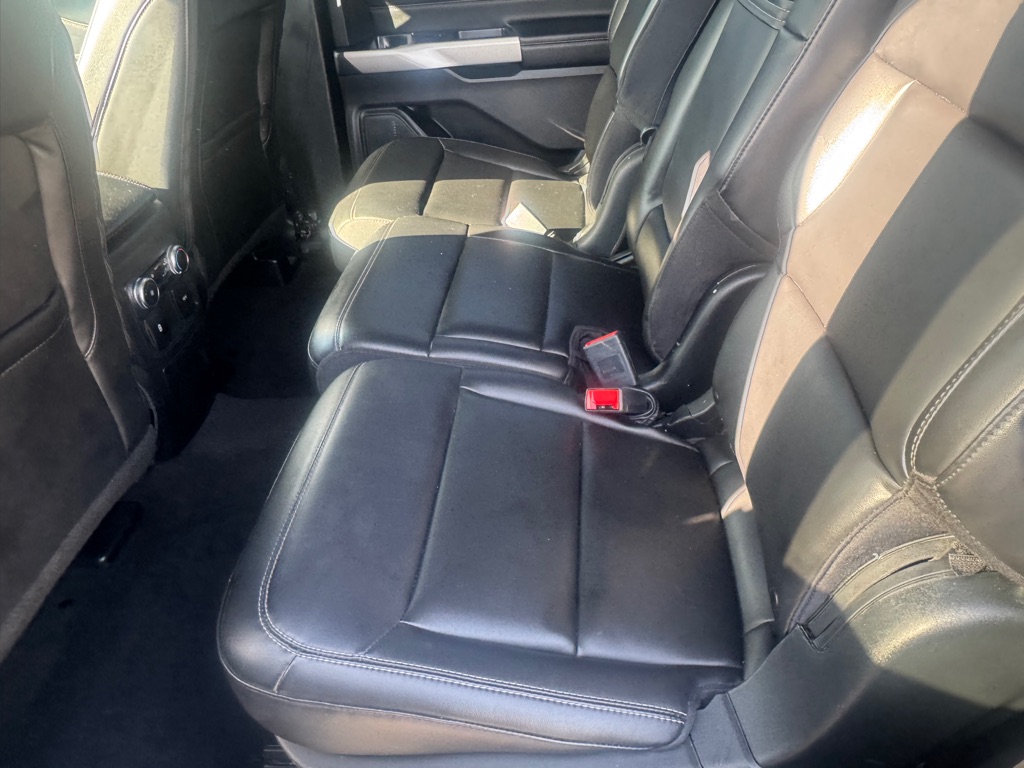 Photo 11 of this FORD EXPLORER