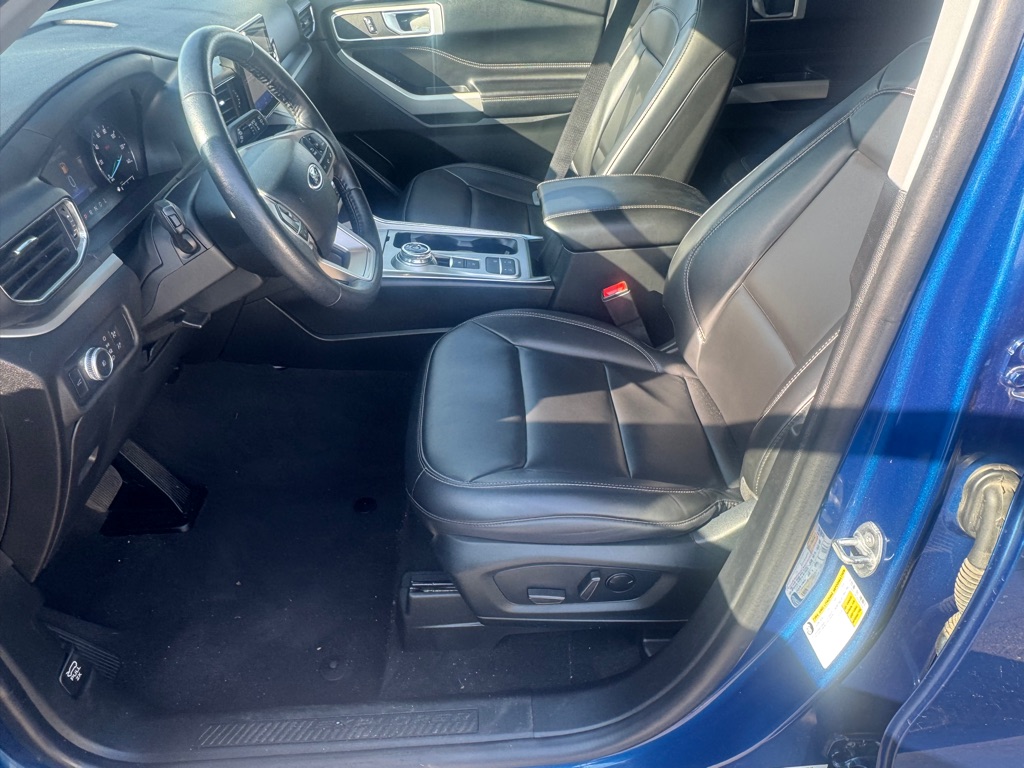 Photo 7 of this FORD EXPLORER