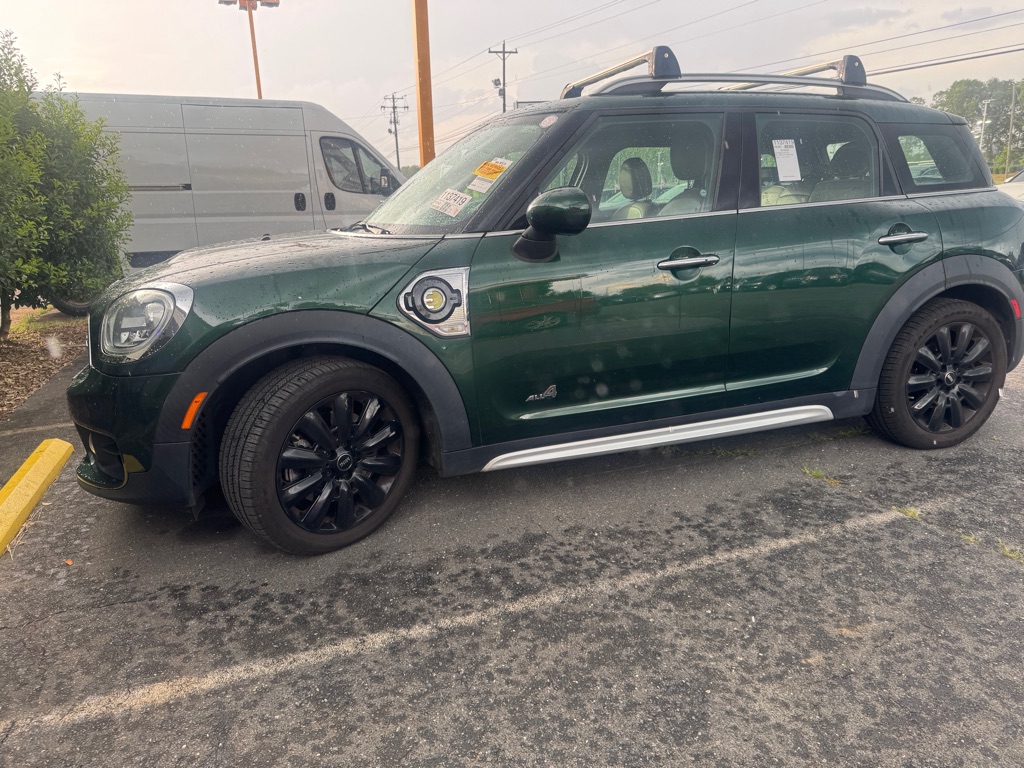 Photo 2 of this MINI COOPER