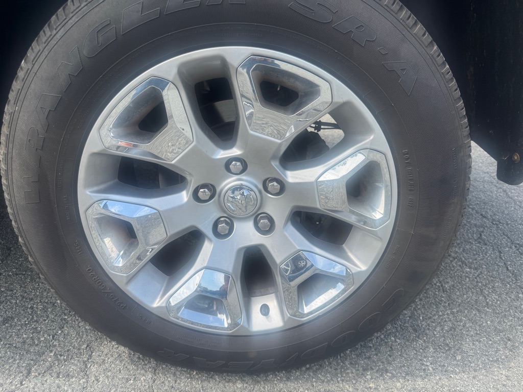 Photo 34 of this RAM 1500
