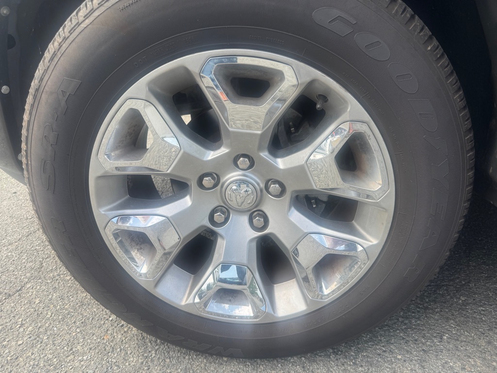 Photo 33 of this RAM 1500
