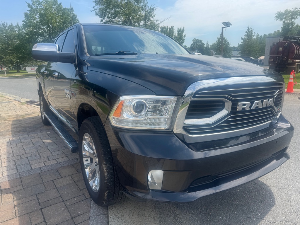 Photo 4 of this RAM 1500