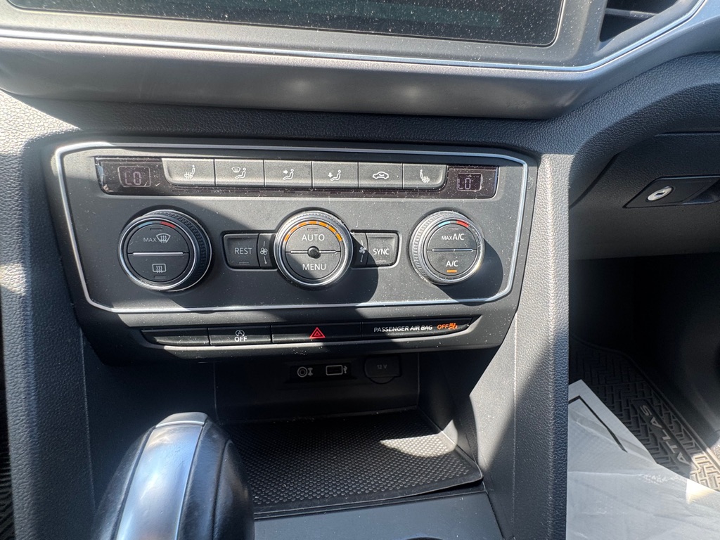 Photo 18 of this VOLKSWAGEN ATLAS