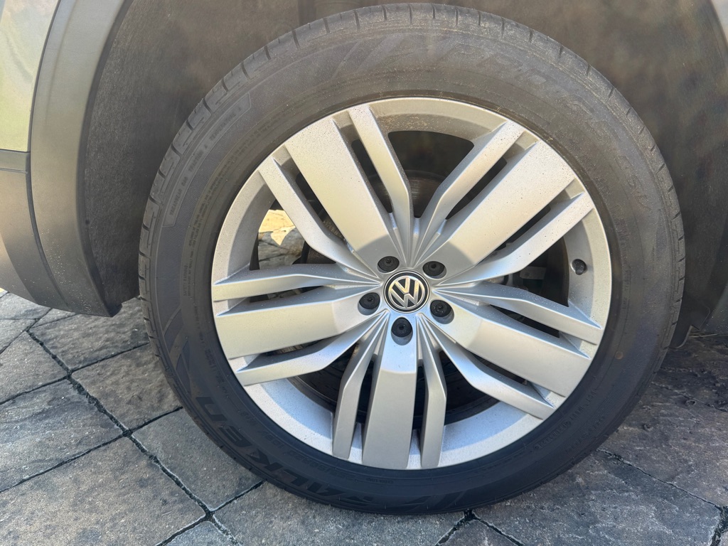 Photo 26 of this VOLKSWAGEN ATLAS