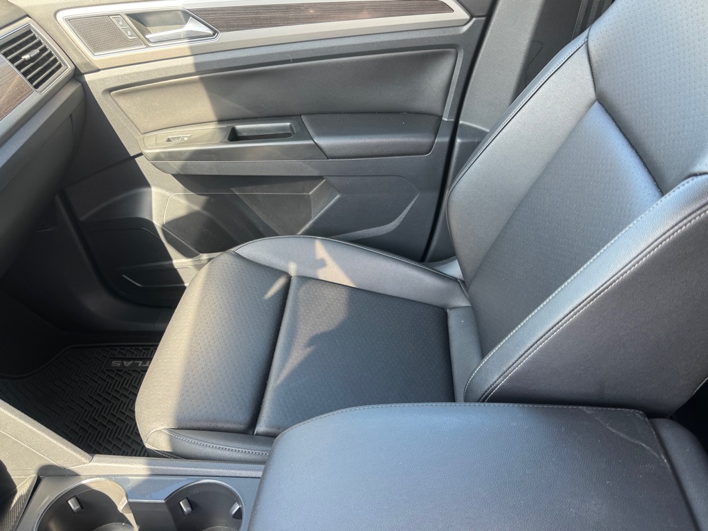 Photo 15 of this VOLKSWAGEN ATLAS