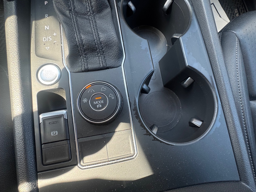 Photo 20 of this VOLKSWAGEN ATLAS