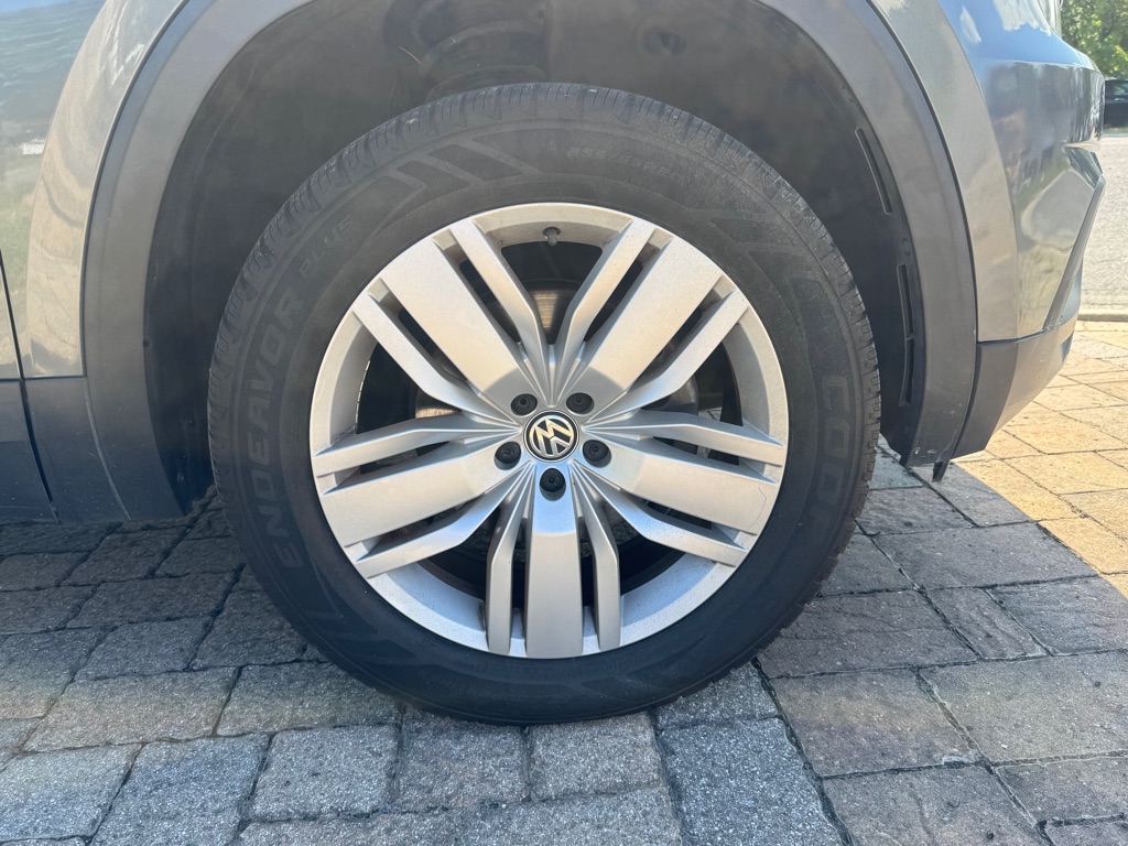 Photo 25 of this VOLKSWAGEN ATLAS