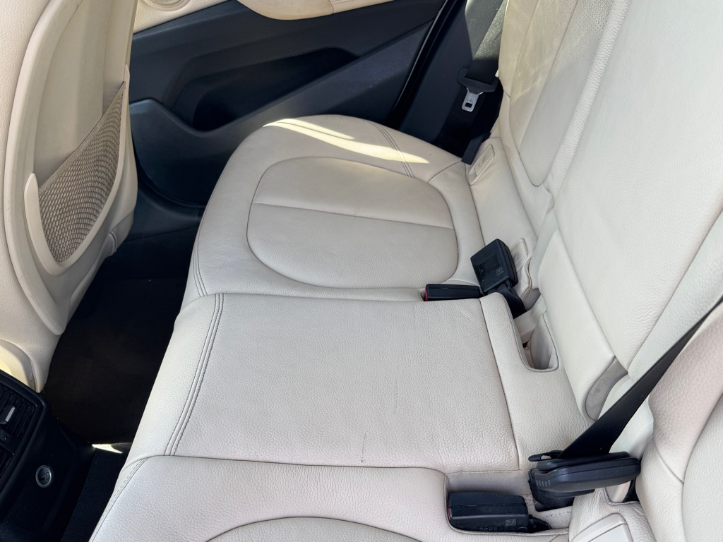 Photo 21 of this BMW X1
