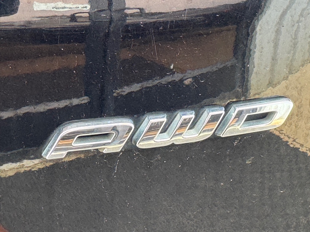 Photo 10 of this FORD EDGE