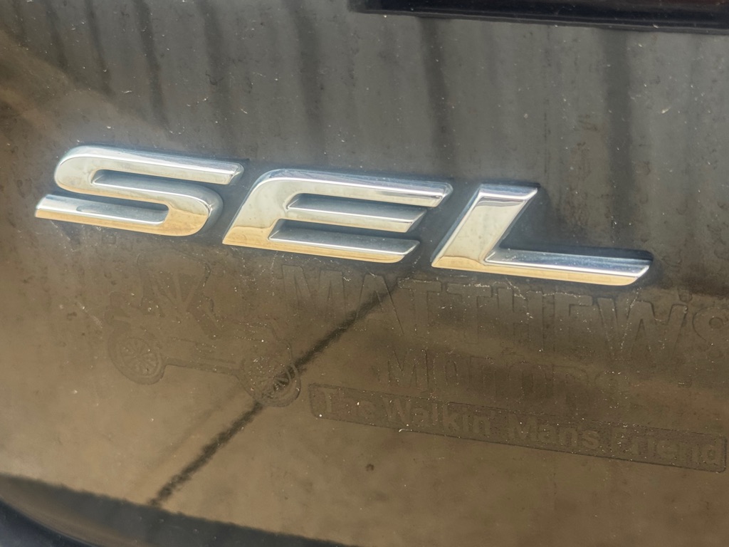 Photo 9 of this FORD EDGE